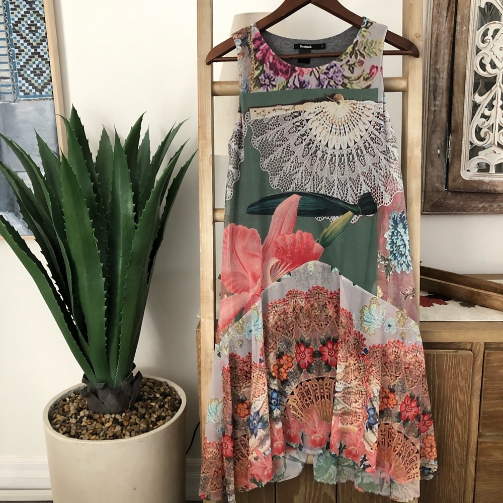 🌸NWOT Super feminine mesh dress Desigual